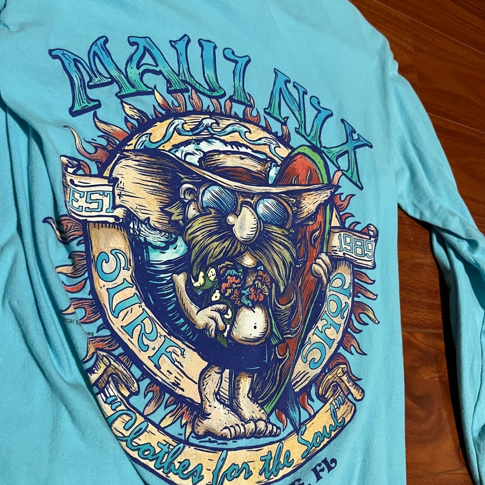 Maui Nix Graphic long Sleeve shirt